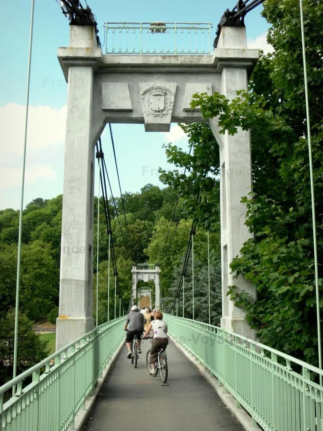 Charleville-Mézières Le Petit Ardennais מראה חיצוני תמונה